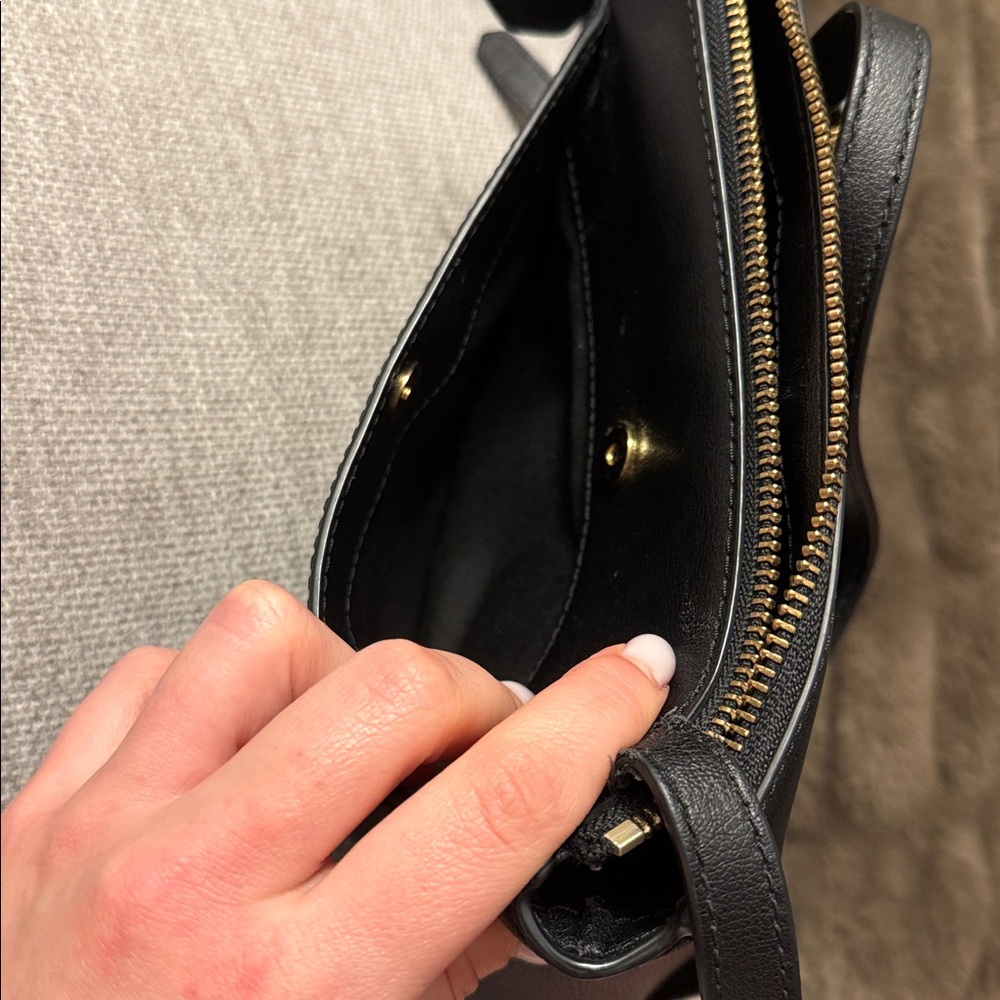 Marc Jacobs Commuter Leather Black CrossBody Bag - Picture 9 of 11
